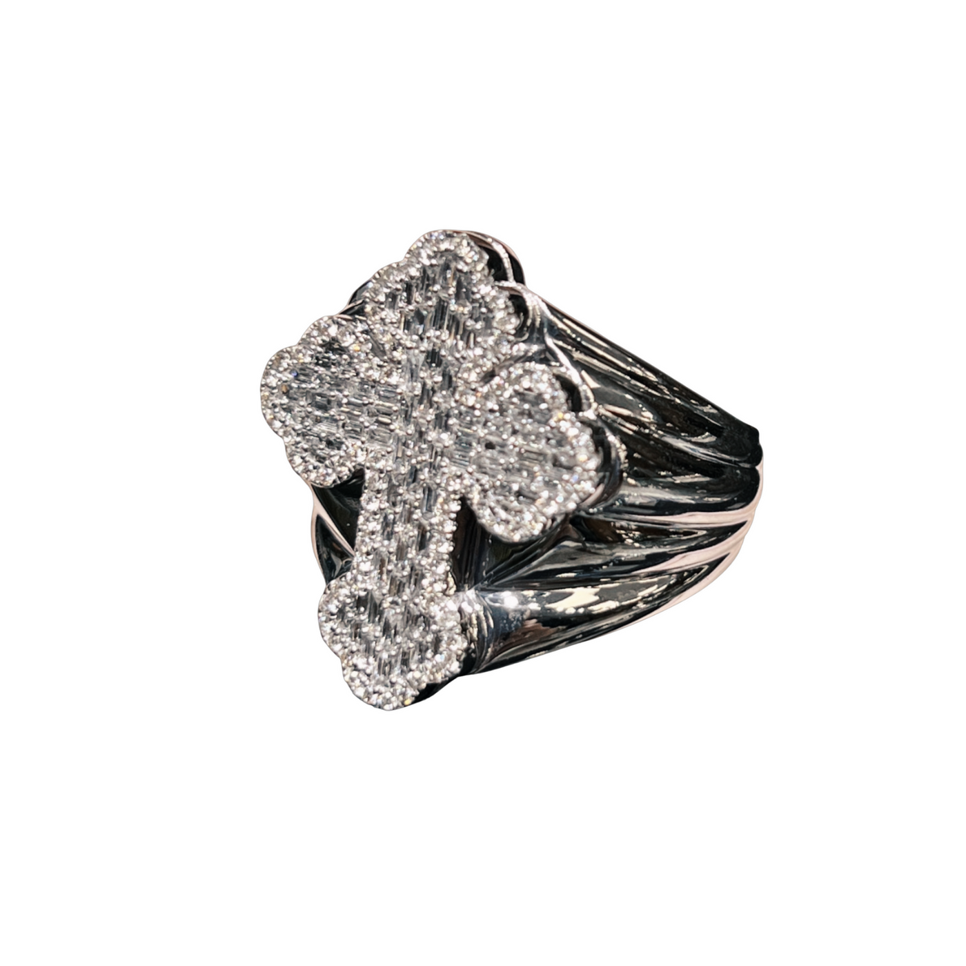 Clover Diamond Cross Ring